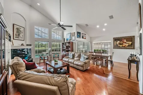 18911 Avenue Biarritz Lutz FL 33558