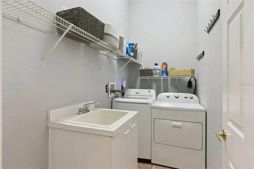 5699 Pond Pine Point Oviedo FL 32765