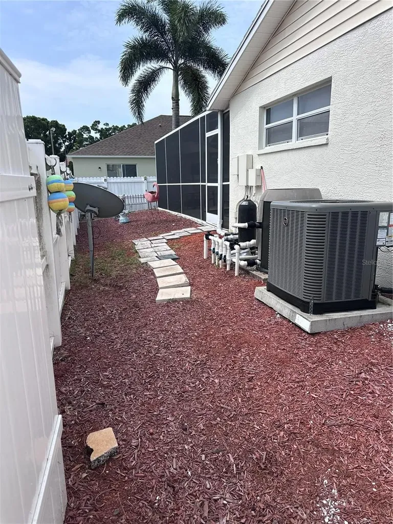 10632 Lake Vista Drive Seminole FL 33772
