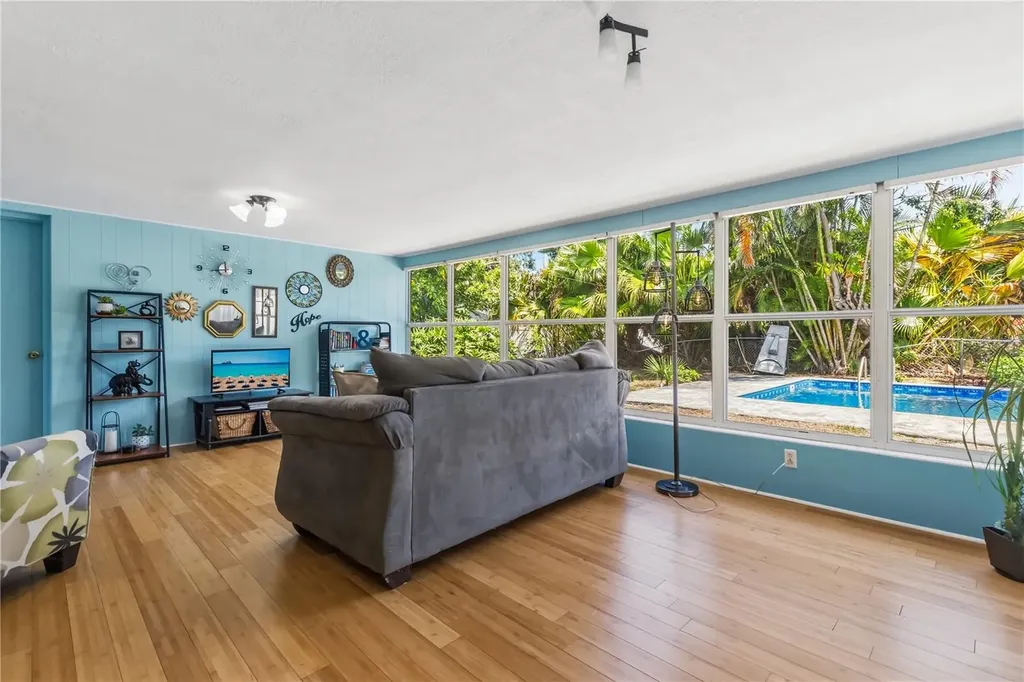 1508 Erin Lane Clearwater FL 33755