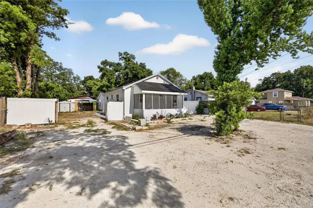 10115 N 14th Tampa FL 33612