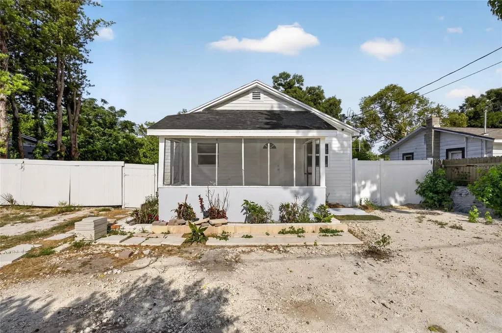 10115 N 14th Tampa FL 33612