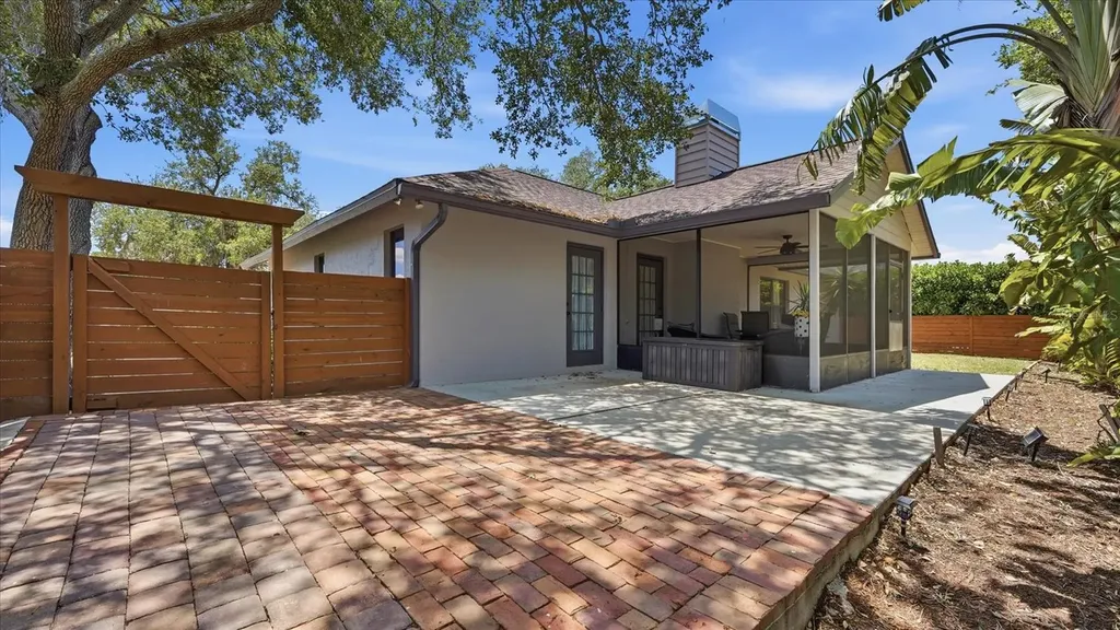 2519 Wood Oak Drive Sarasota FL 34232