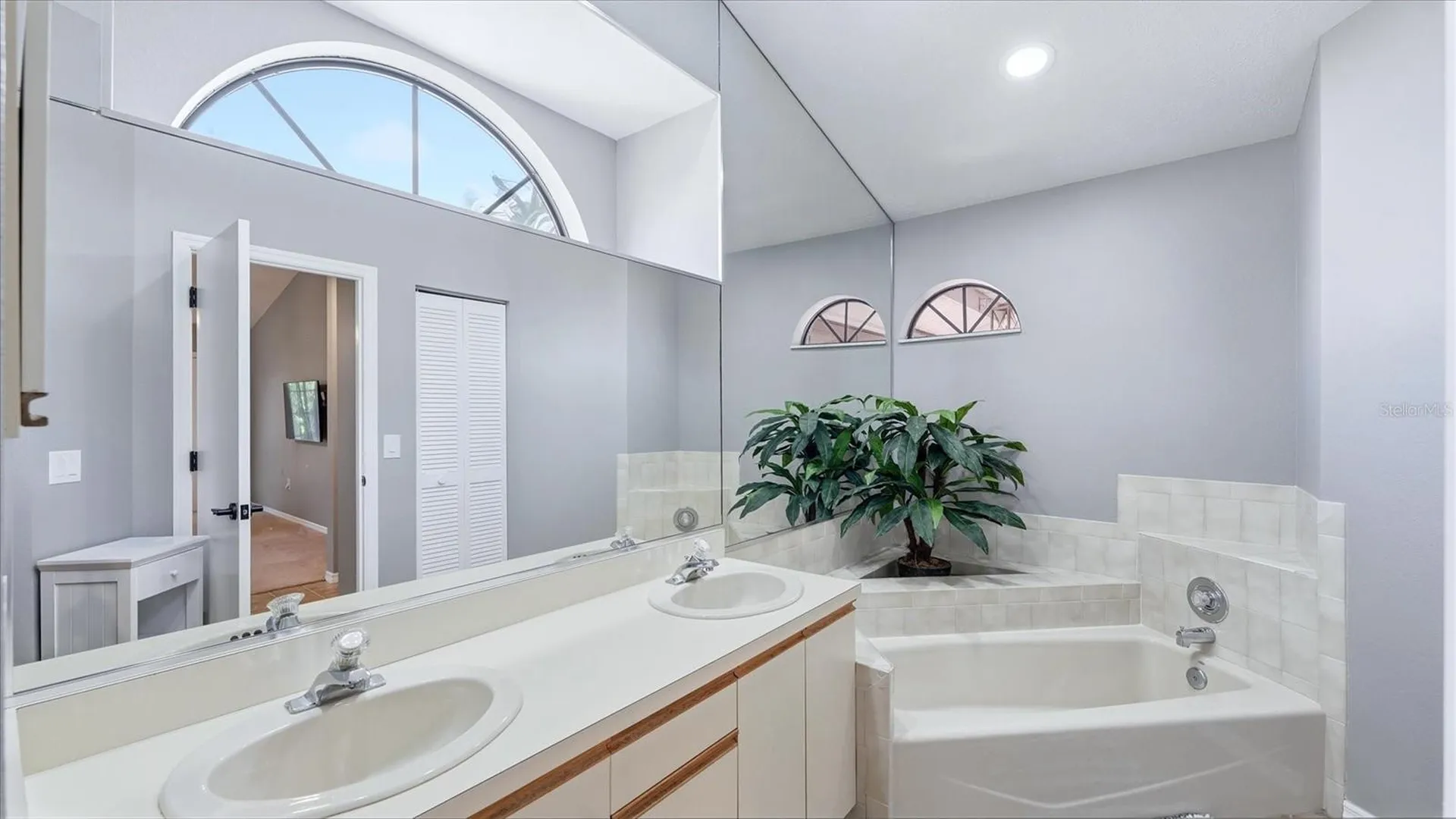 2519 Wood Oak Drive Sarasota FL 34232