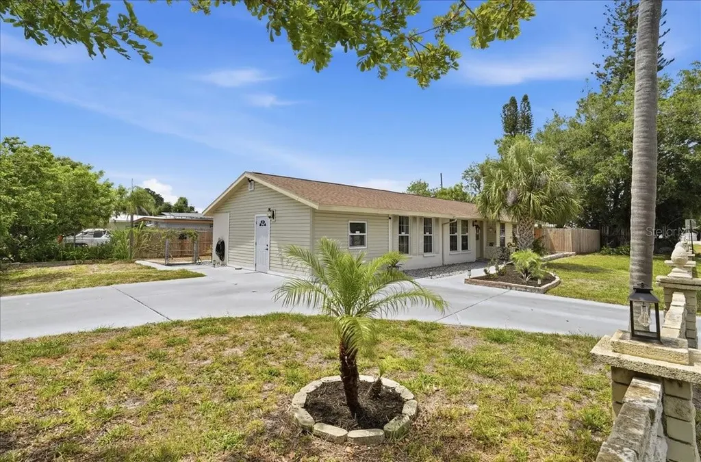 6308 5th Street W Bradenton FL 34207