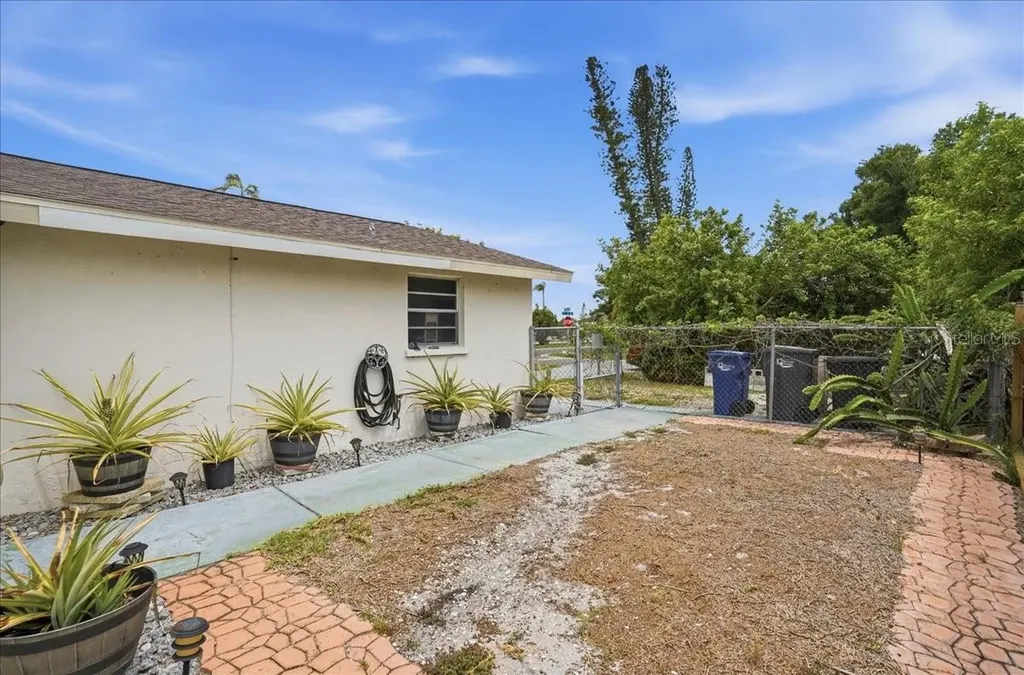 6308 5th Street W Bradenton FL 34207