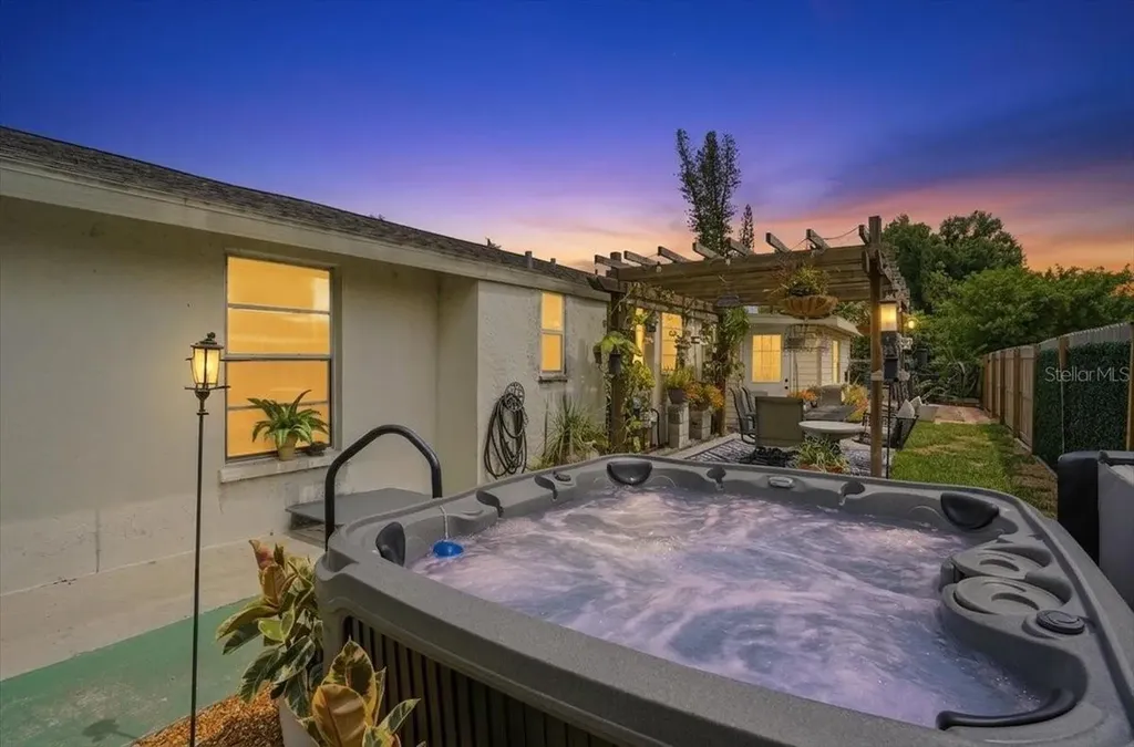 6308 5th Street W Bradenton FL 34207