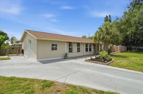 6308 5th Street W Bradenton FL 34207