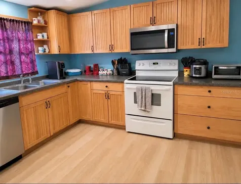26106 Fishermans Road Paisley FL 32767