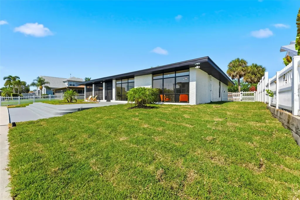 3917 E Eden Roc Circle Tampa FL 33634