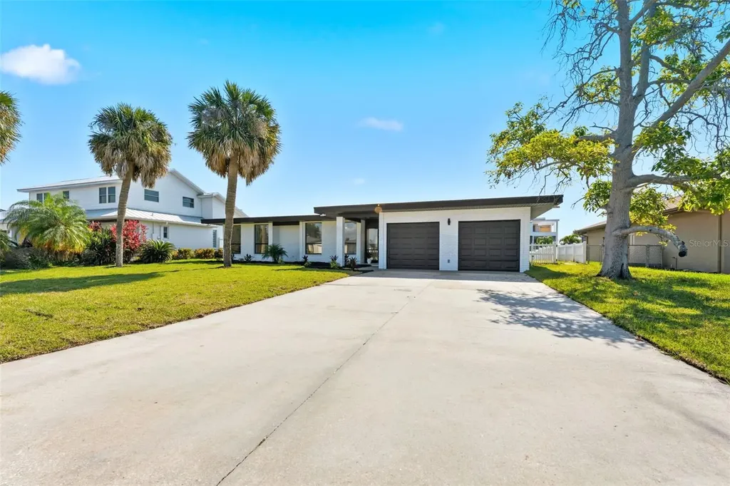 3917 E Eden Roc Circle Tampa FL 33634