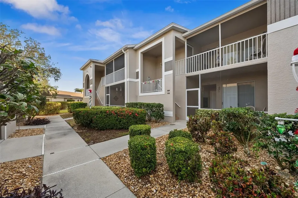 9611 Castle Point Drive Sarasota FL 34238