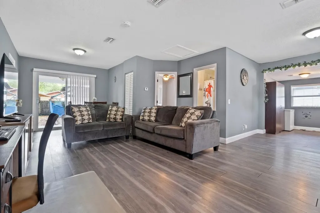 2418 South 69th Tampa FL 33619