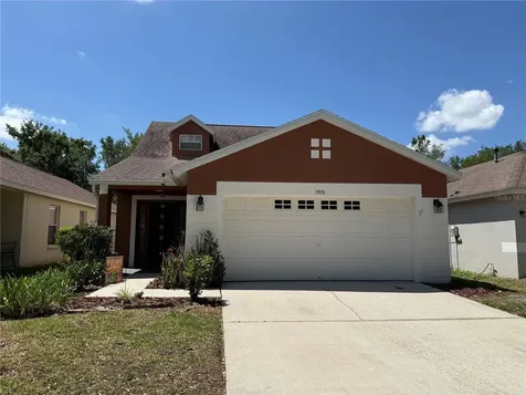 5901 Wrenwater Drive Lithia FL 33547