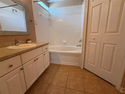 5901 Wrenwater Drive Lithia FL 33547