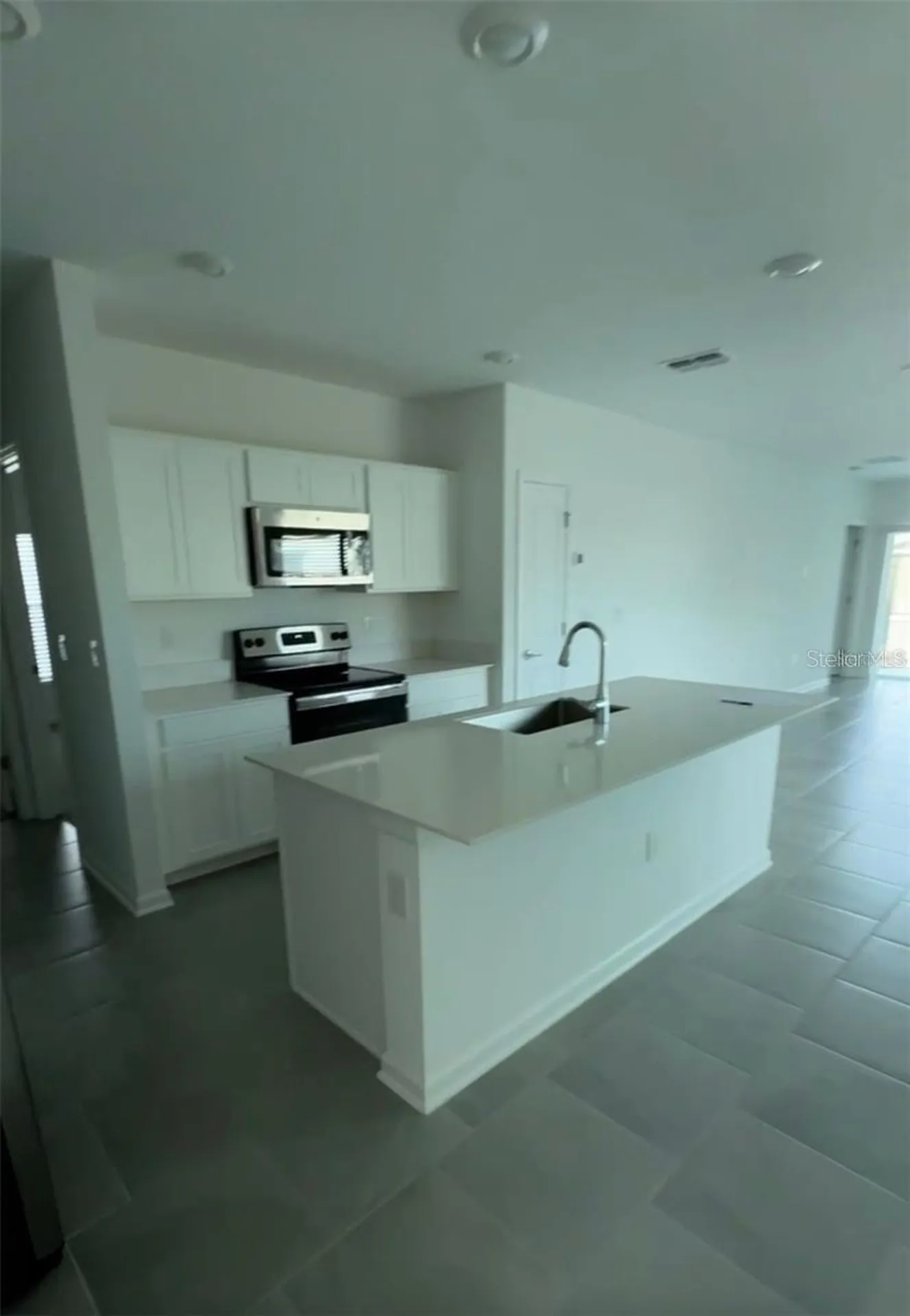 2002 Punch Bowl Avenue Davenport FL 33837