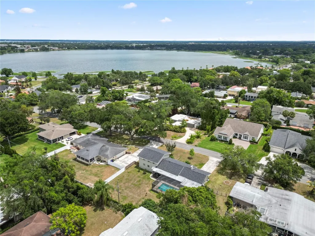 2215 Woodbine Avenue Lakeland FL 33803