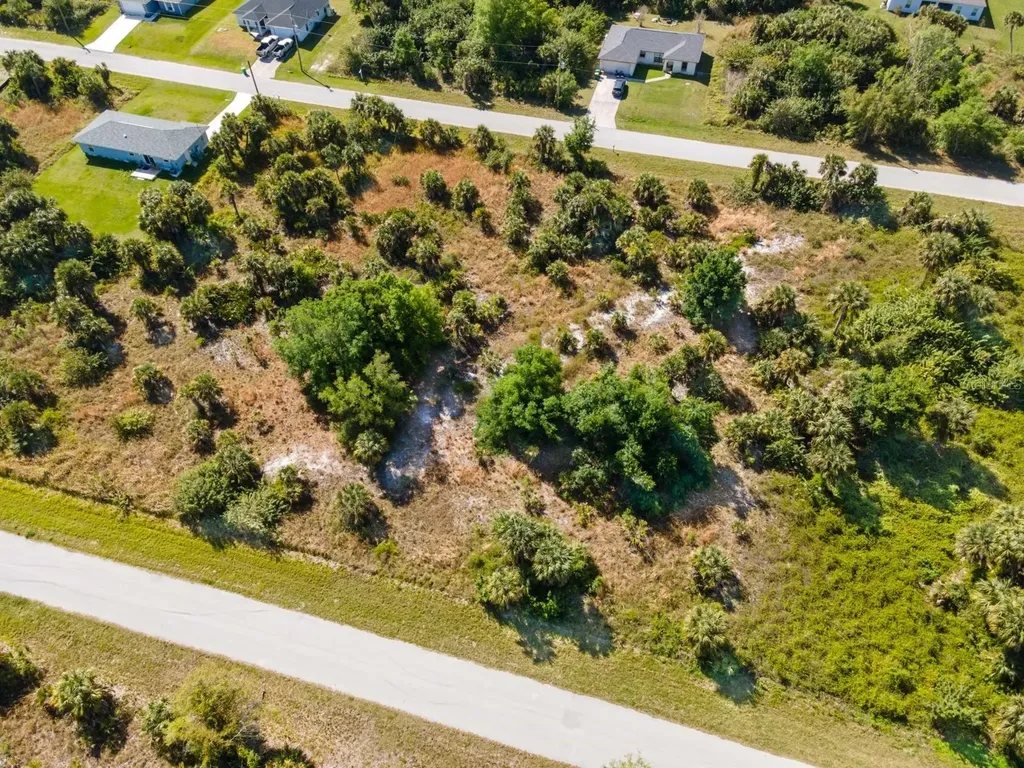 19053 Sheriff Avenue Port Charlotte FL 33954