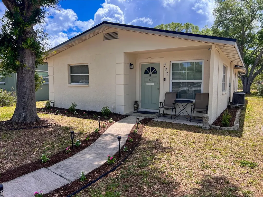 772 71st Avenue N St Petersburg FL 33702