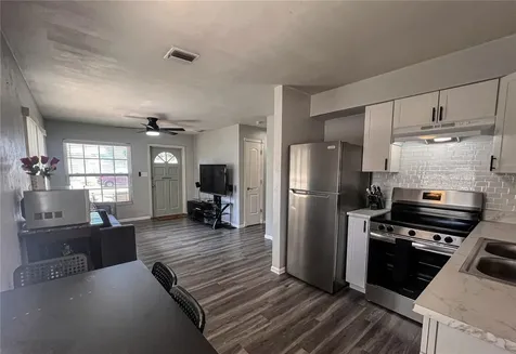 772 71st Avenue N St Petersburg FL 33702
