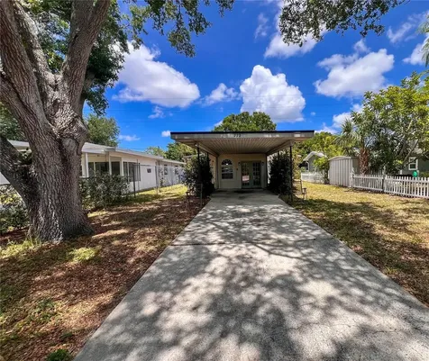 772 71st Avenue N St Petersburg FL 33702