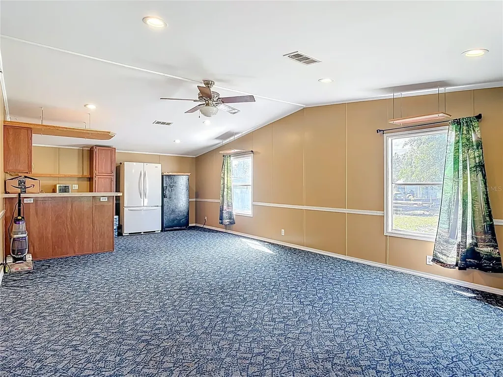 45750 Pine Street Paisley FL 32767