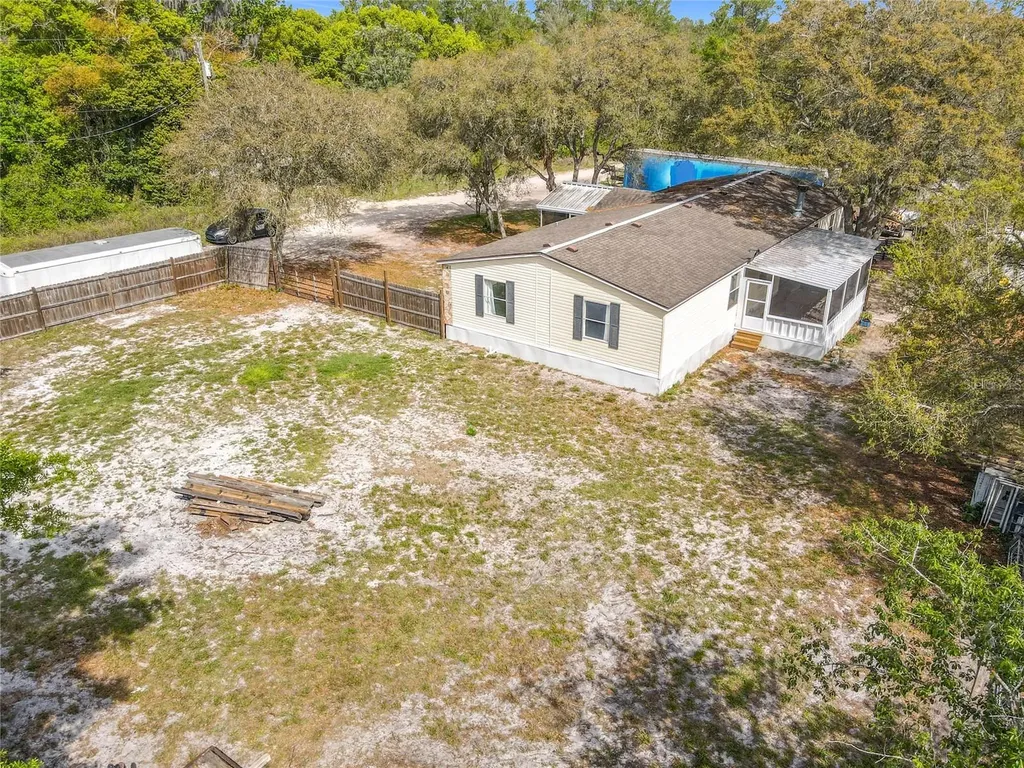 45750 Pine Street Paisley FL 32767
