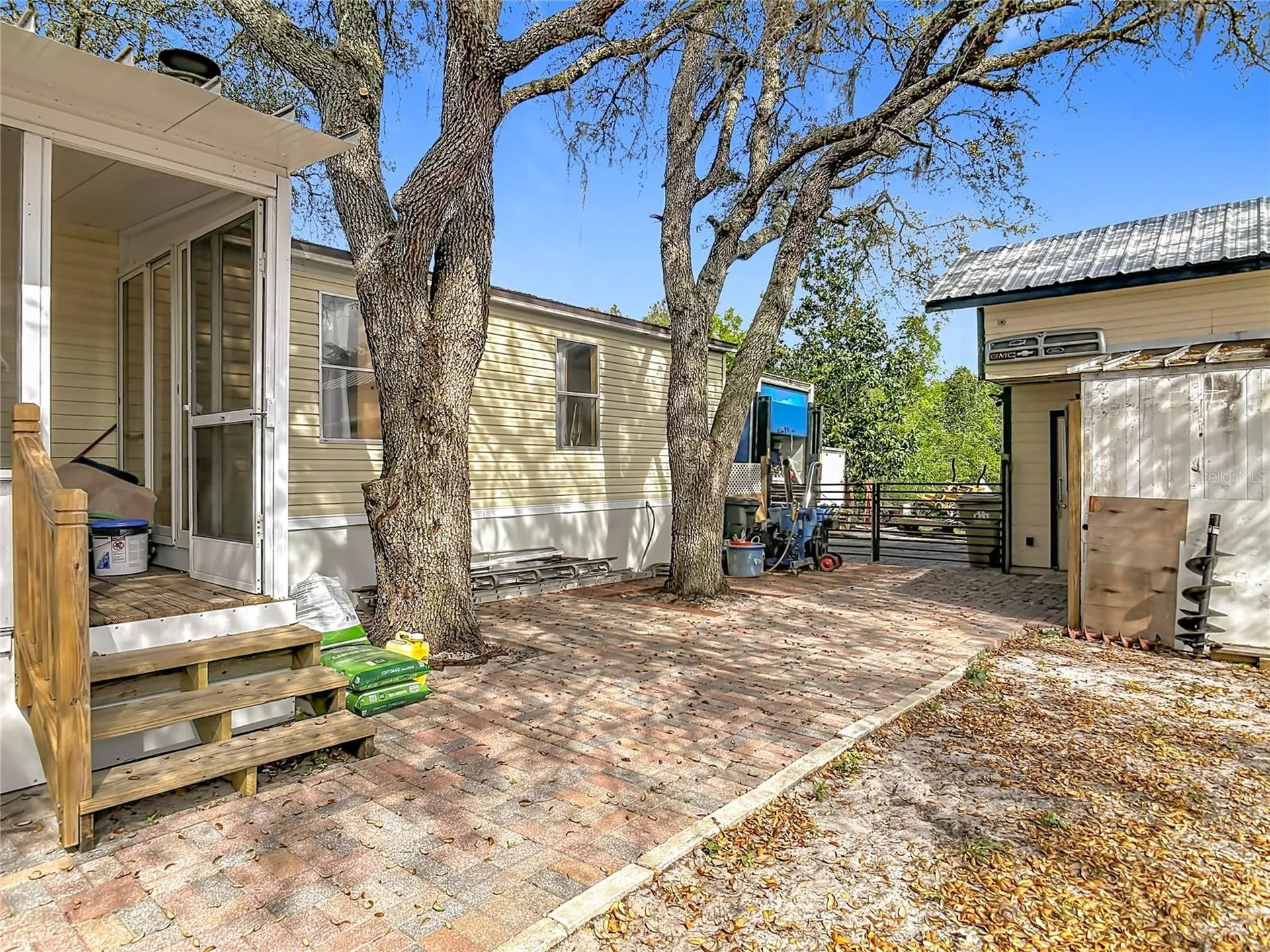 45750 Pine Street Paisley FL 32767