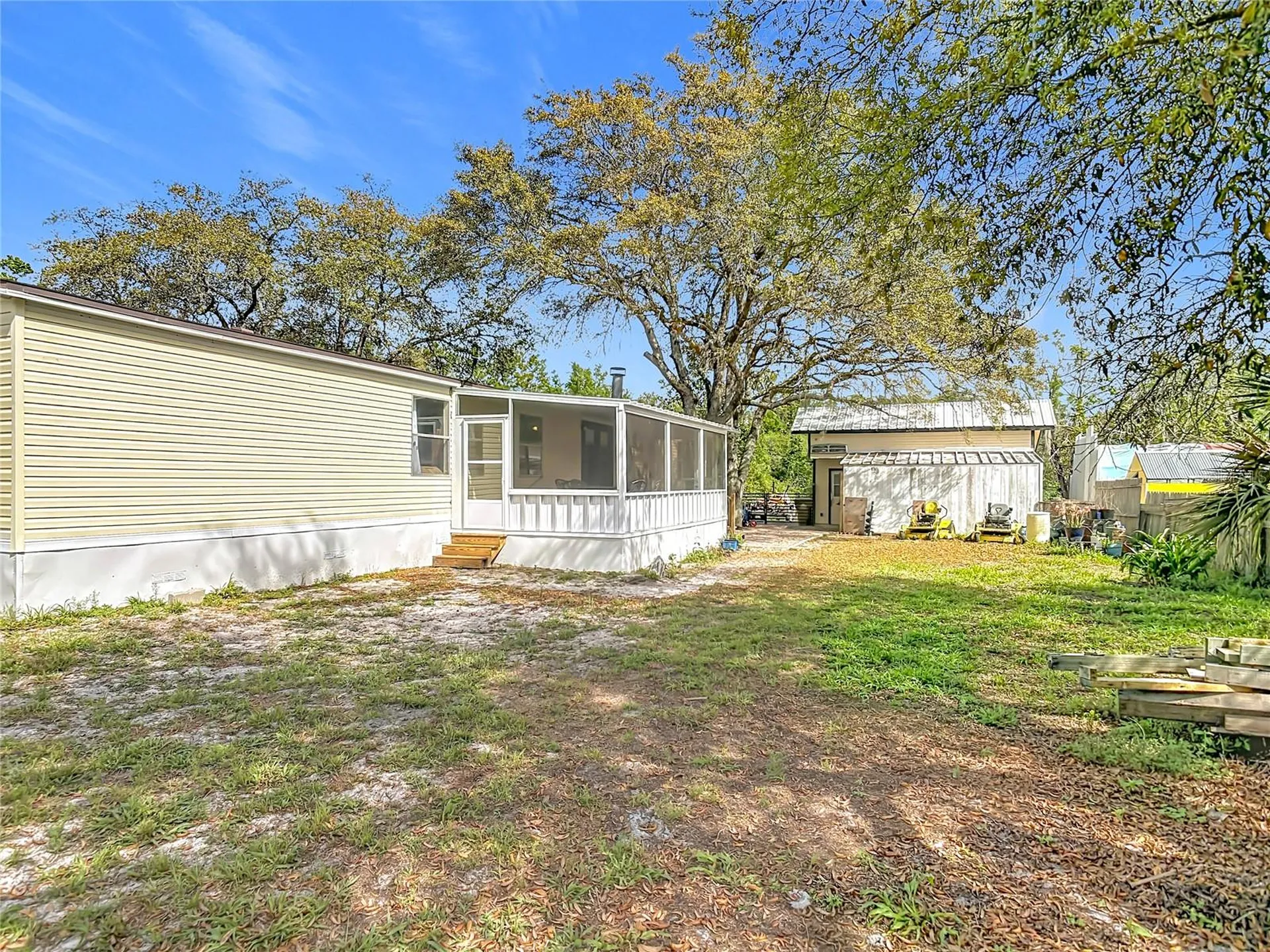 45750 Pine Street Paisley FL 32767