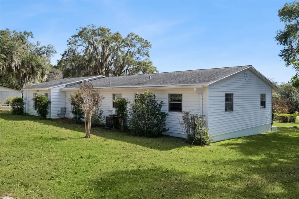 17530 County Road 455 Montverde FL 34756