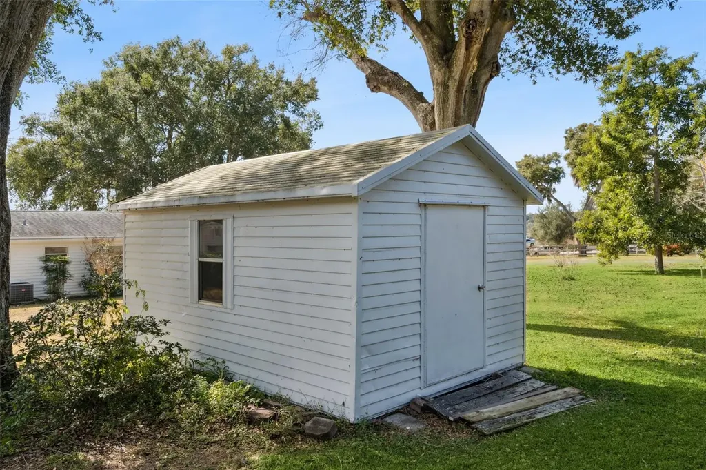 17530 County Road 455 Montverde FL 34756