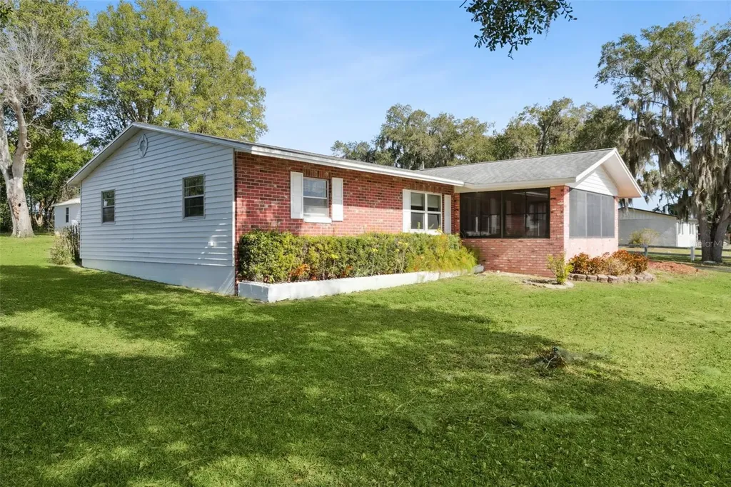 17530 County Road 455 Montverde FL 34756