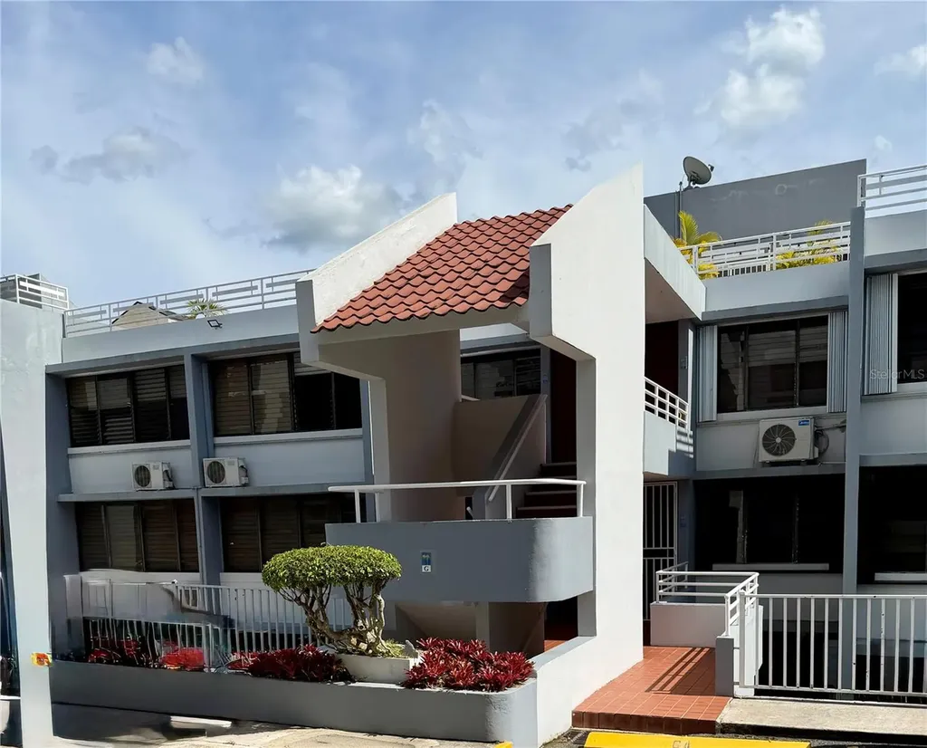 100 Carmen Hills Dr Beverly Hills Court Guaynabo PR 00969