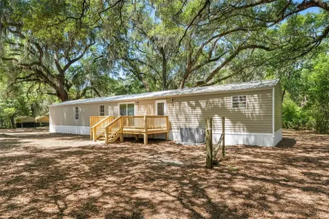 102 Tree Farm Road Hawthorne FL 32640