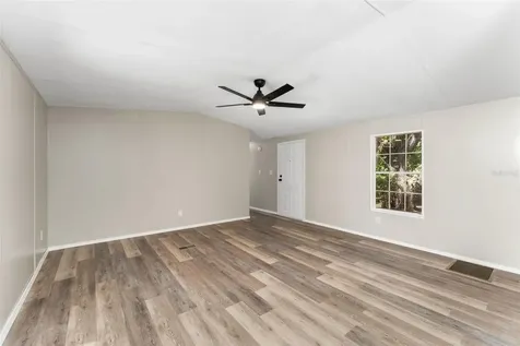 102 Tree Farm Road Hawthorne FL 32640