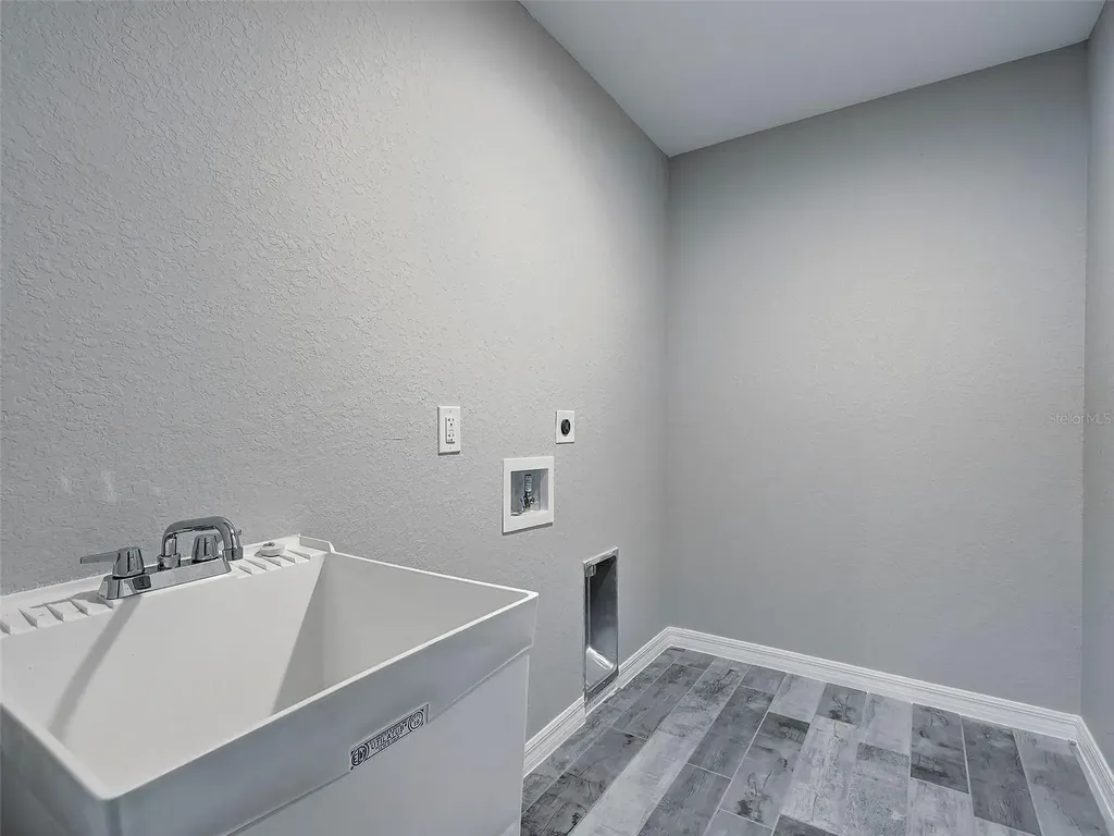 10437 Grail Avenue Englewood FL 34224