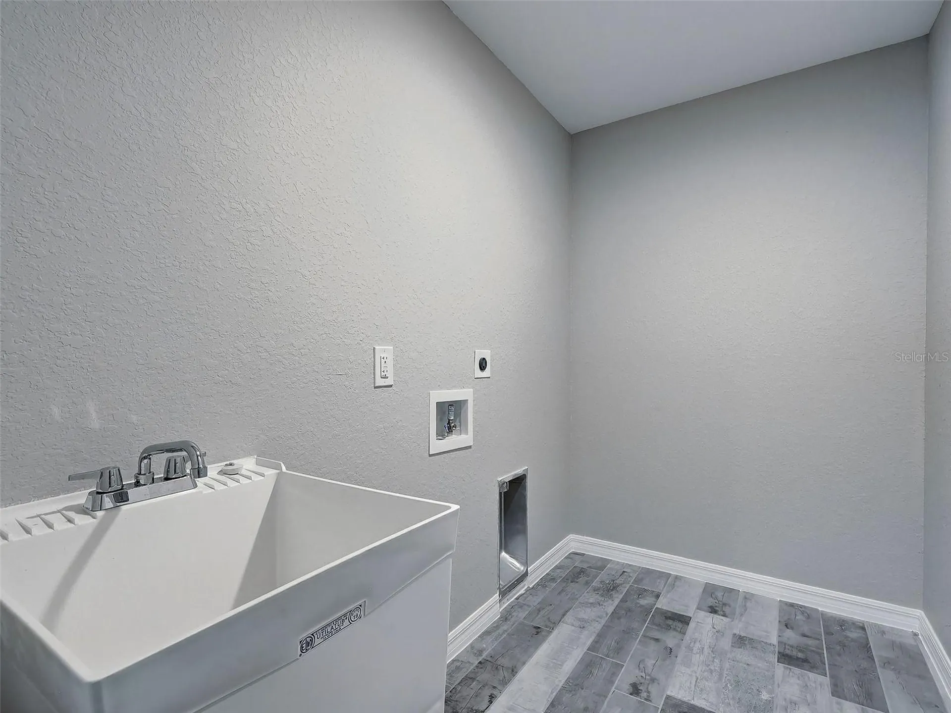 10437 Grail Avenue Englewood FL 34224