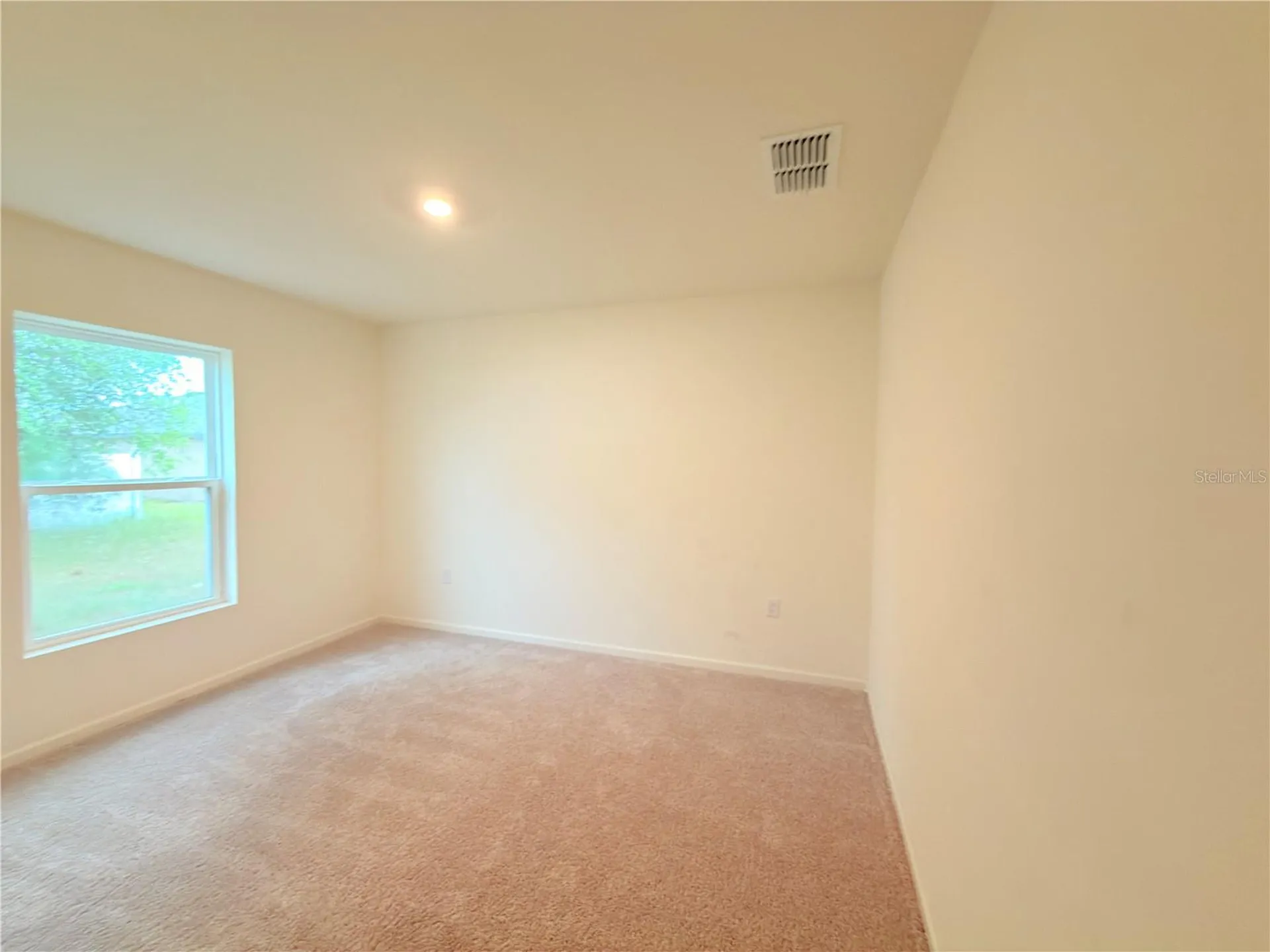 733 James Court Kissimmee FL 34759