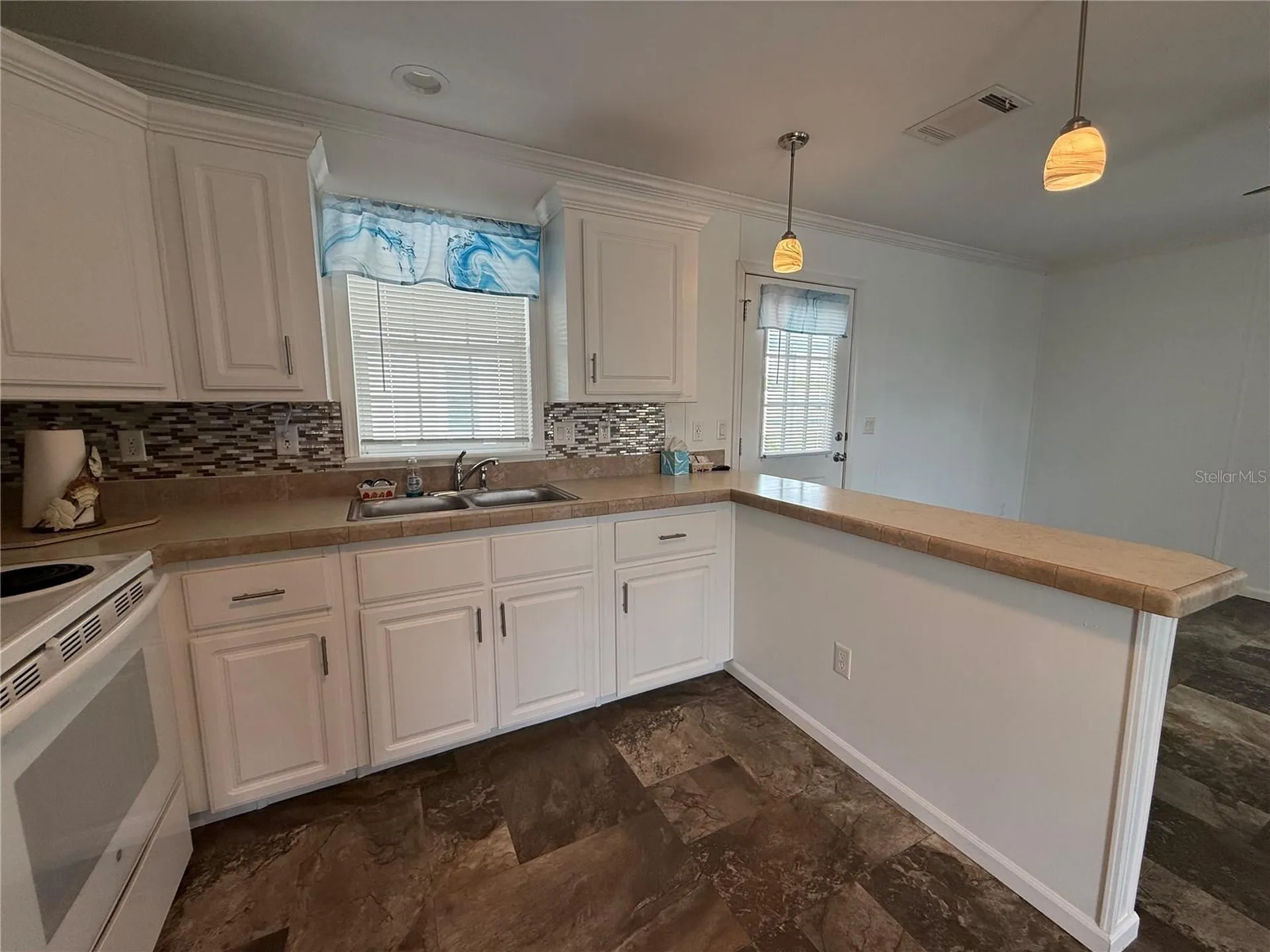 3 Date Avenue Bradenton FL 34207