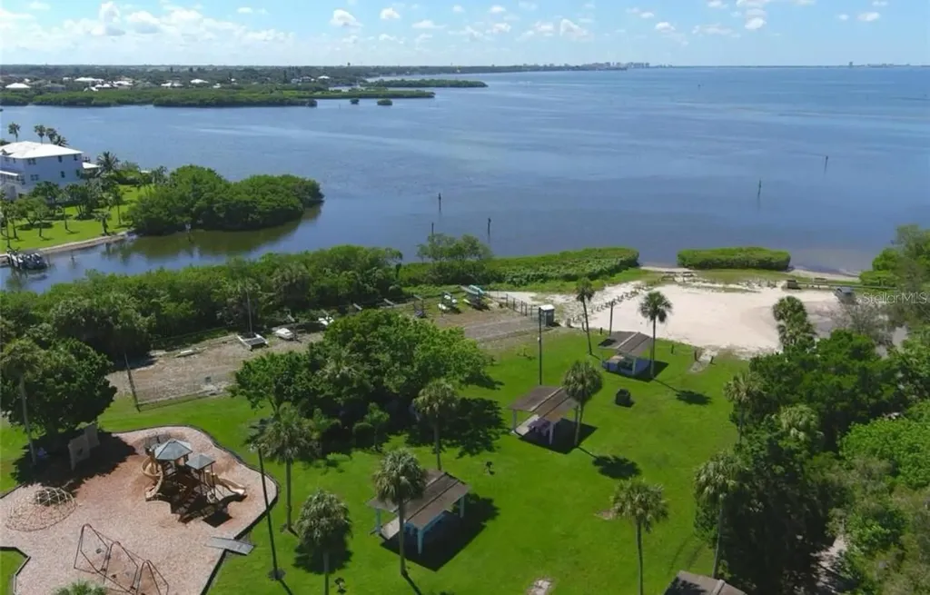 6439 Georgia Avenue Bradenton FL 34207