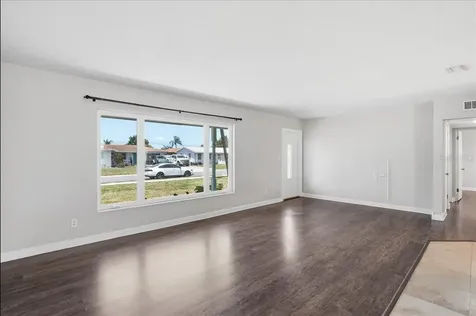 6439 Georgia Avenue Bradenton FL 34207