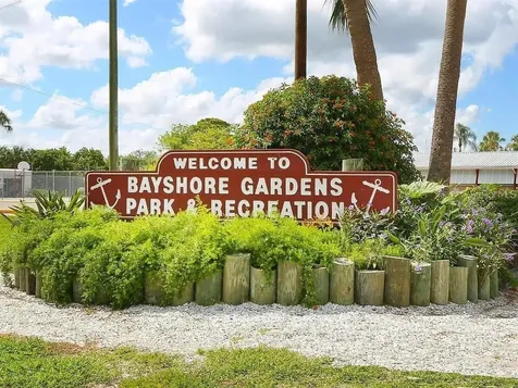 6439 Georgia Avenue Bradenton FL 34207