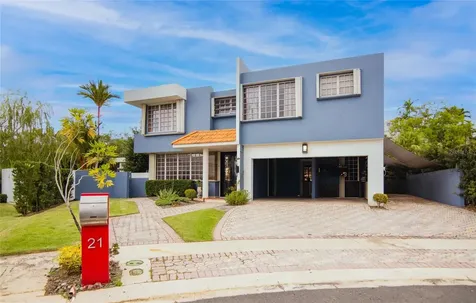 21 Pque. Tivoli | Paseo Del Parque San Juan PR 00926