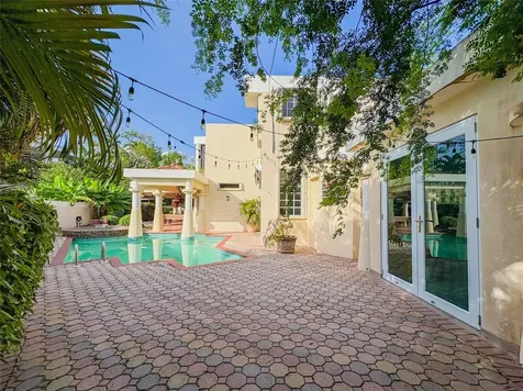 21 Pque. Tivoli | Paseo Del Parque San Juan PR 00926