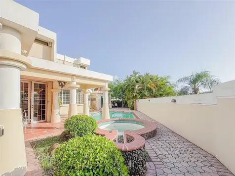 21 Pque. Tivoli | Paseo Del Parque San Juan PR 00926