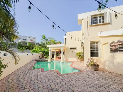 21 Pque. Tivoli | Paseo Del Parque San Juan PR 00926