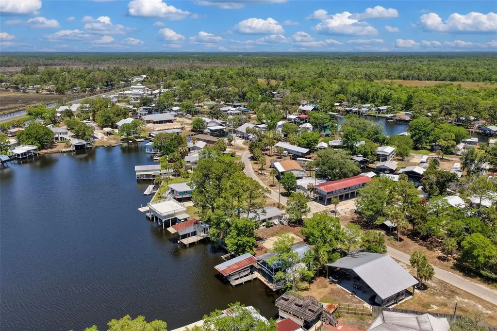 53 SE 241st Street Suwannee FL 32692