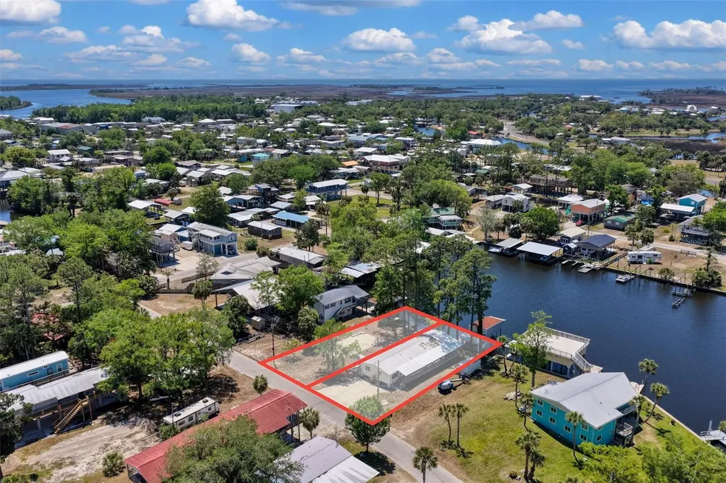 53 SE 241st Street Suwannee FL 32692