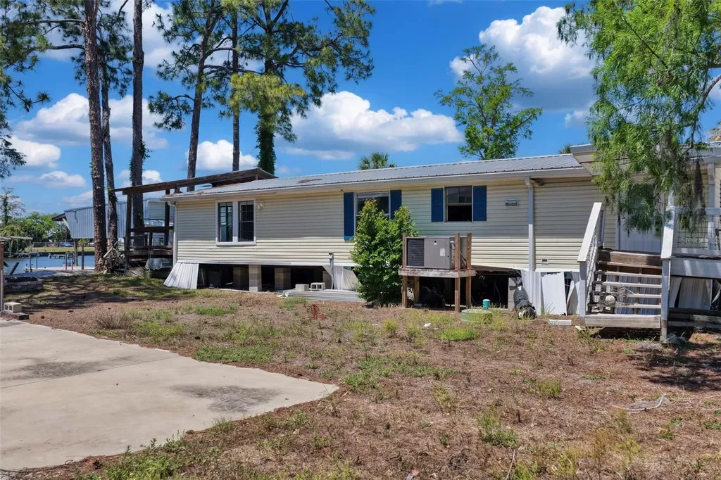 53 SE 241st Street Suwannee FL 32692