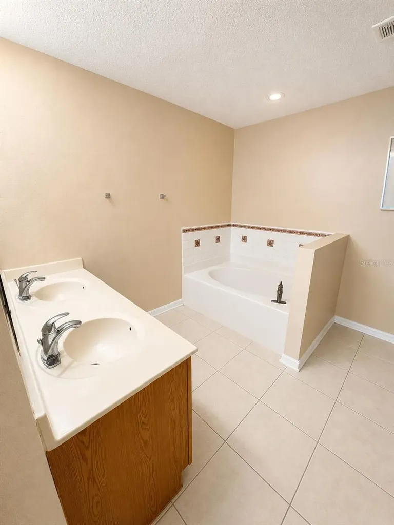 502 Woodland Creek Boulevard Kissimmee FL 34744